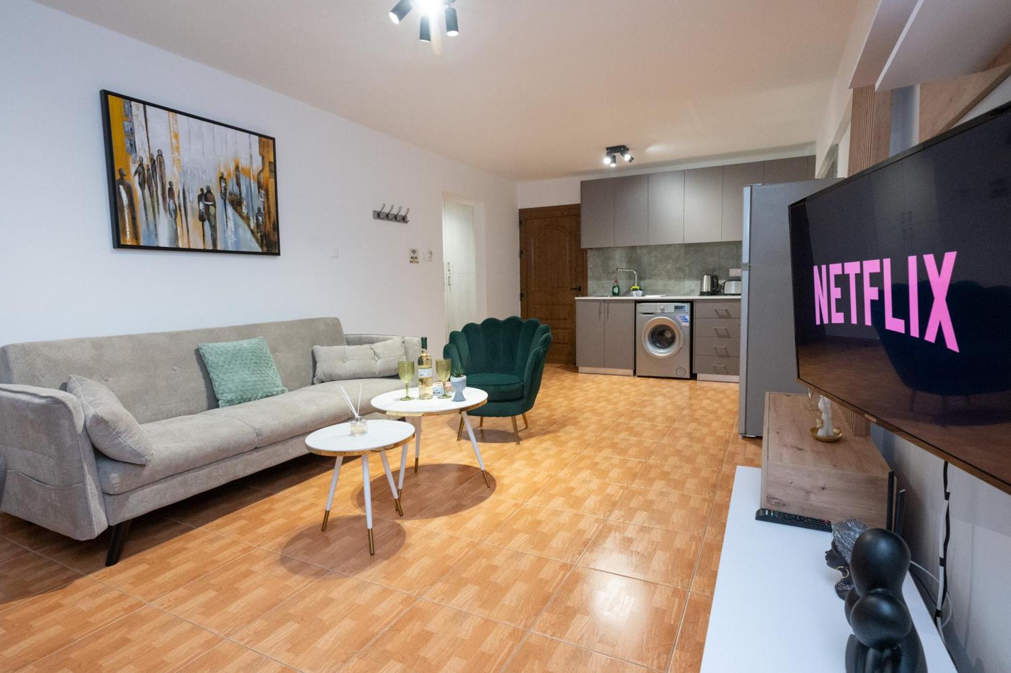 Napa Centrale Suites Agia Napa Buitenkant foto