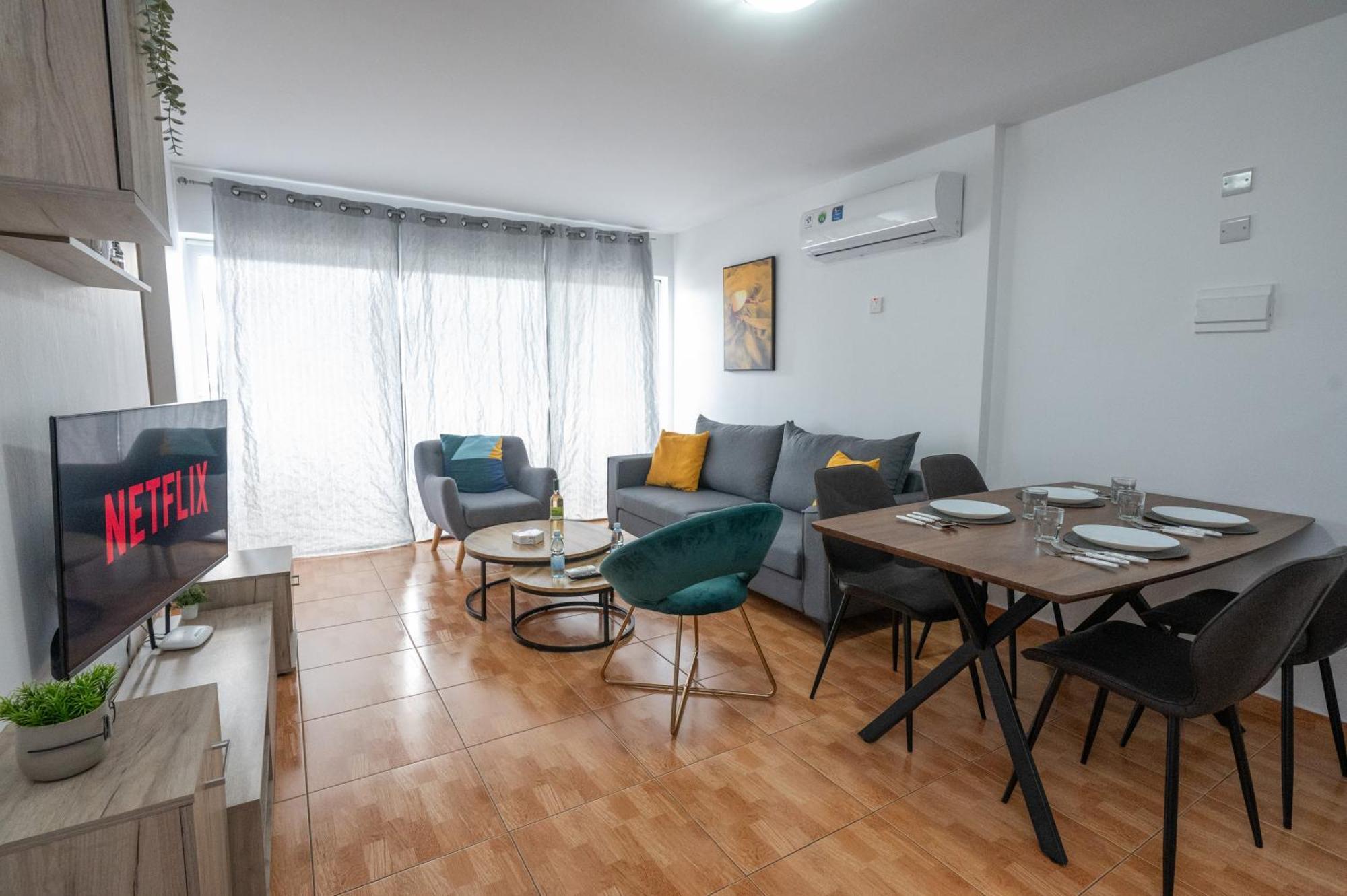 Napa Centrale Suites Agia Napa Buitenkant foto