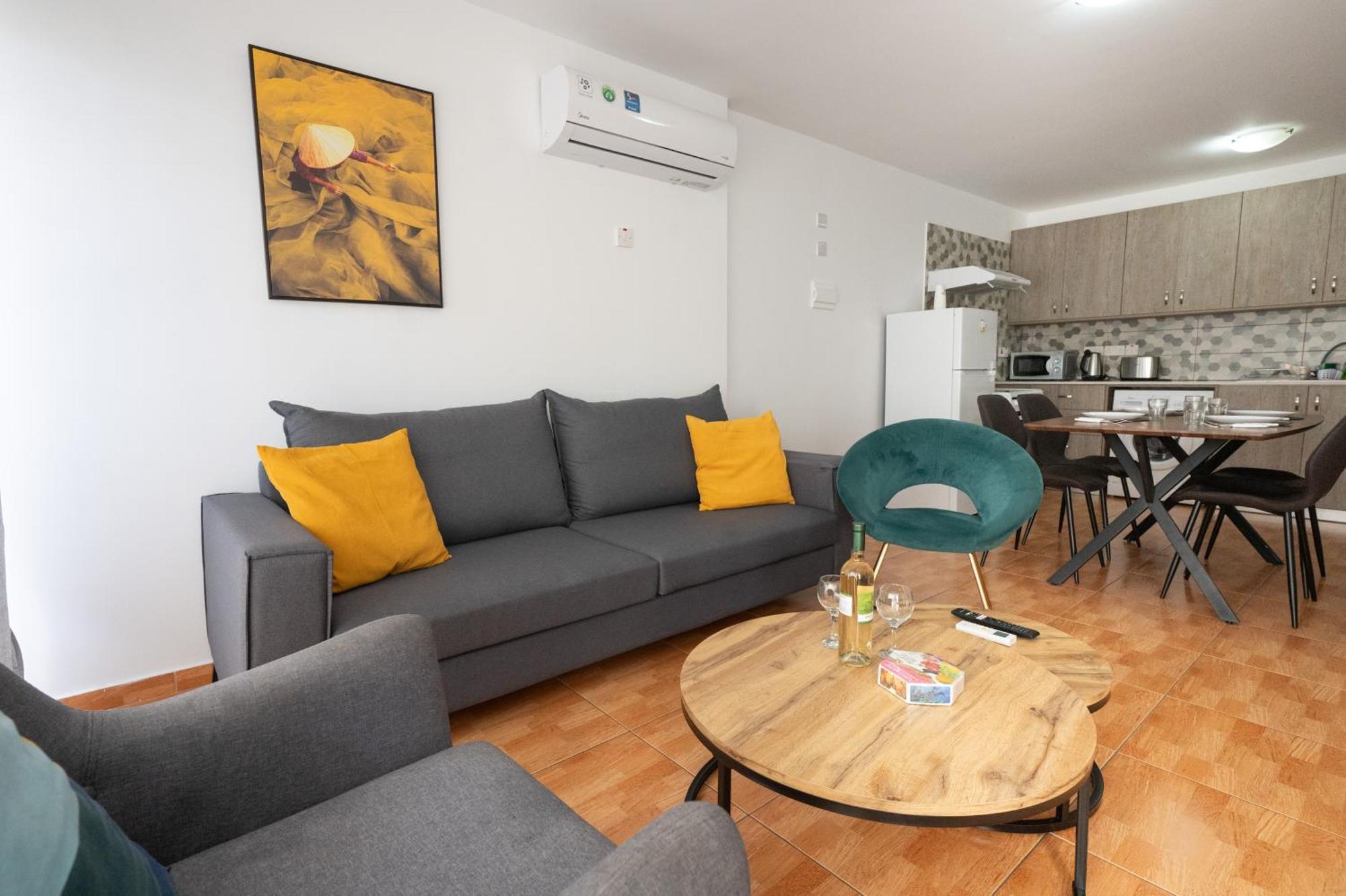 Napa Centrale Suites Agia Napa Buitenkant foto