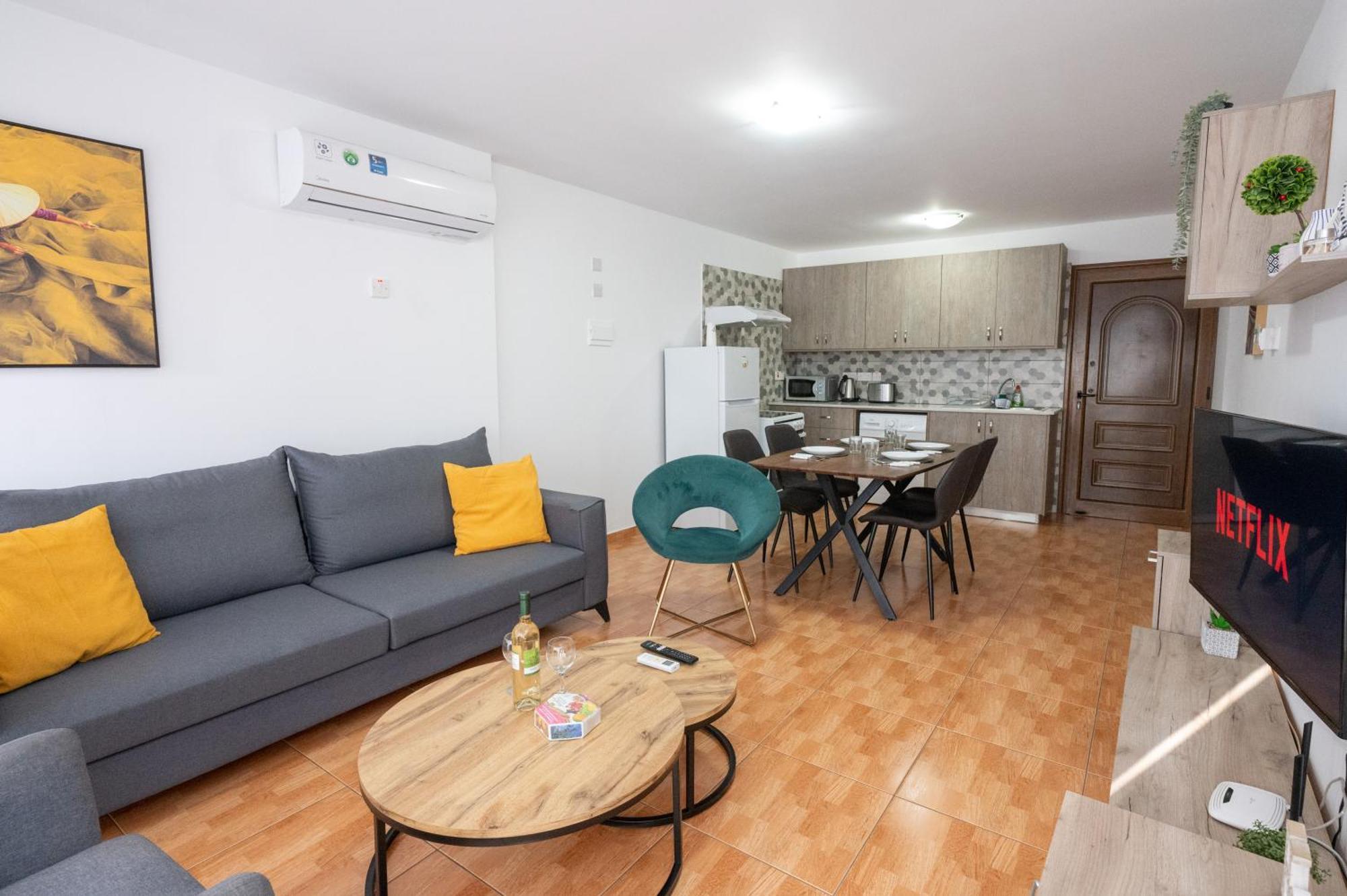 Napa Centrale Suites Agia Napa Buitenkant foto