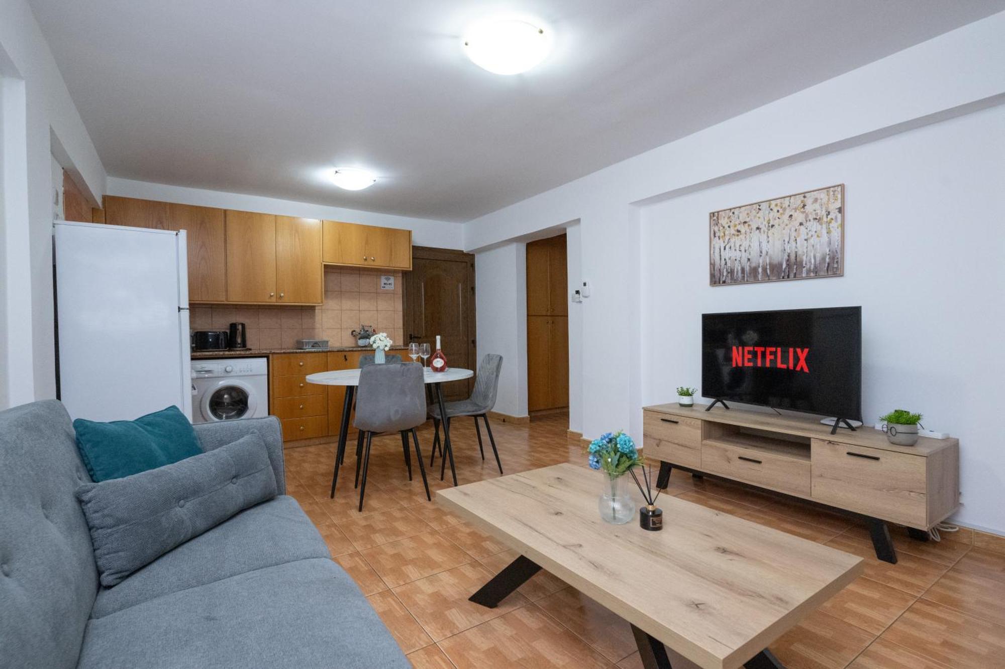 Napa Centrale Suites Agia Napa Buitenkant foto