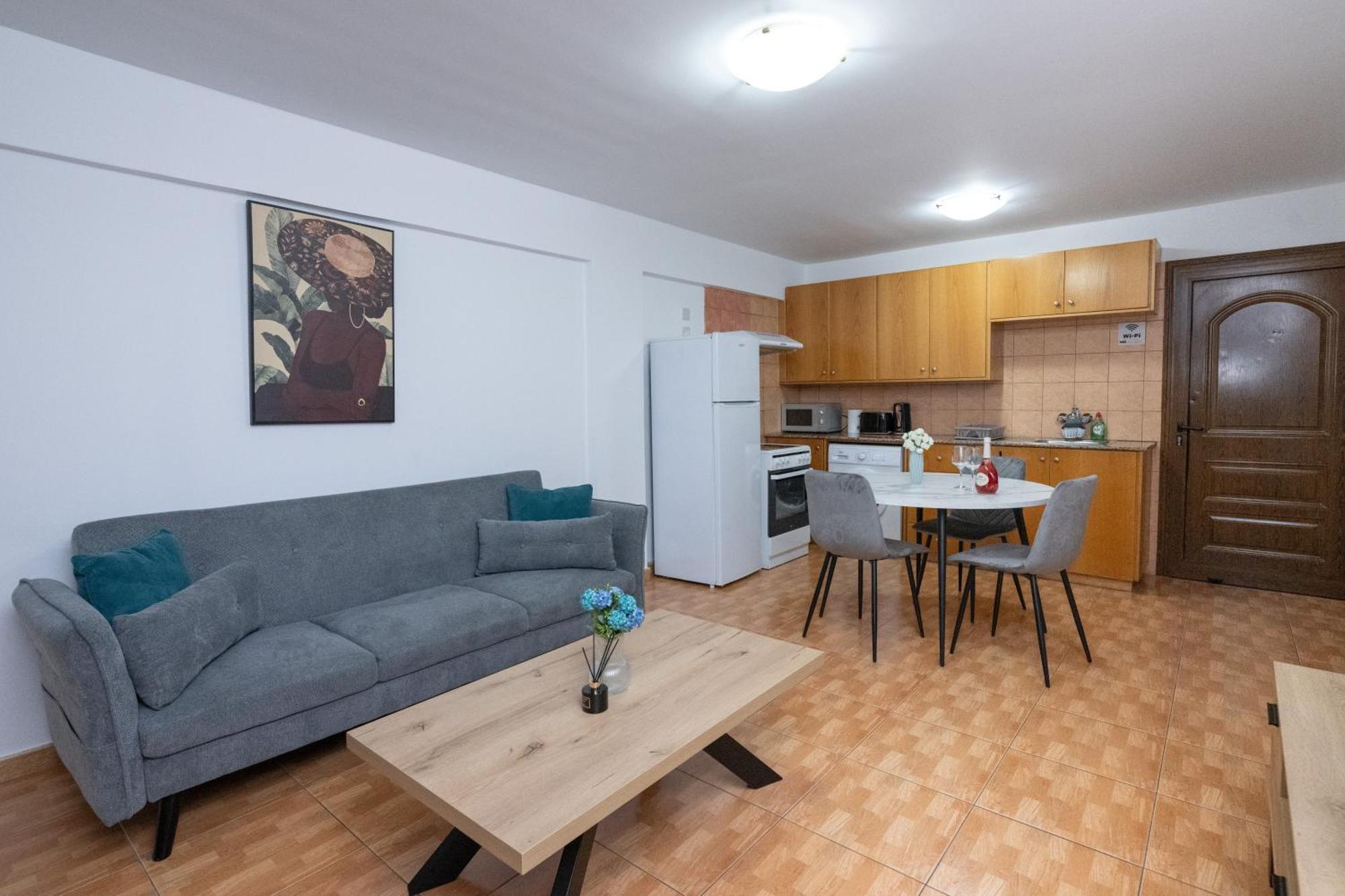 Napa Centrale Suites Agia Napa Buitenkant foto