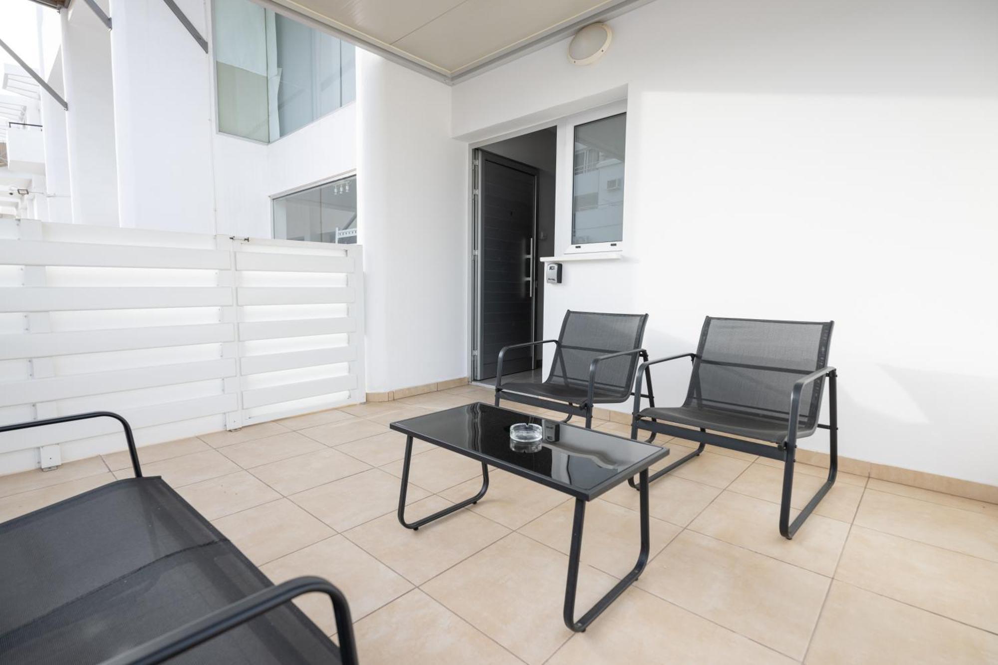 Napa Centrale Suites Agia Napa Buitenkant foto