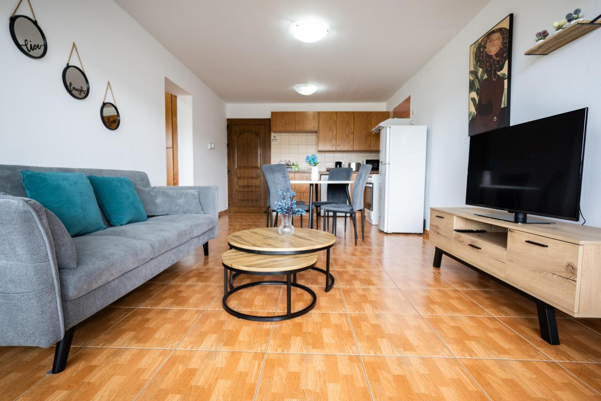 Napa Centrale Suites Agia Napa Buitenkant foto