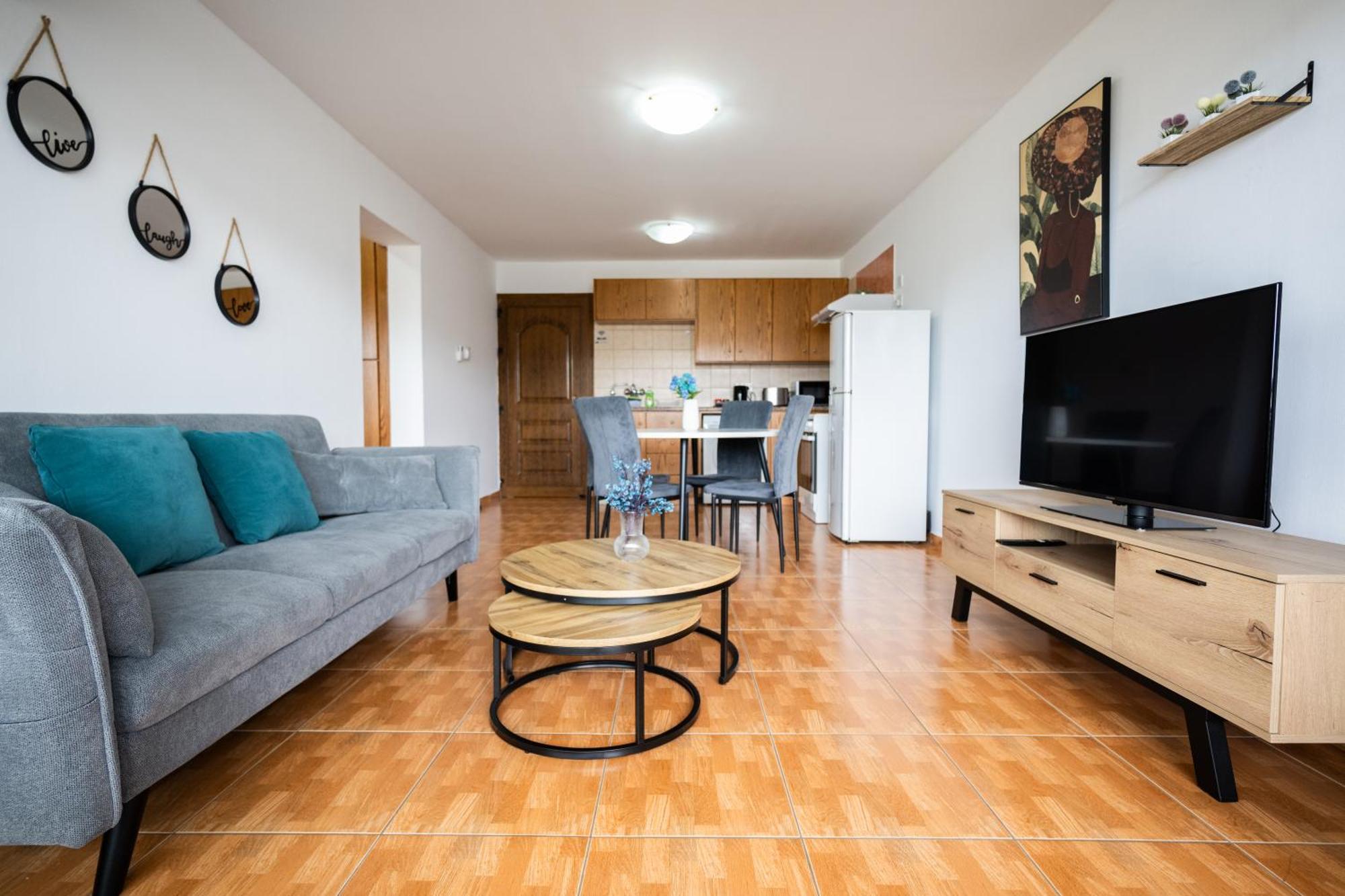 Napa Centrale Suites Agia Napa Buitenkant foto