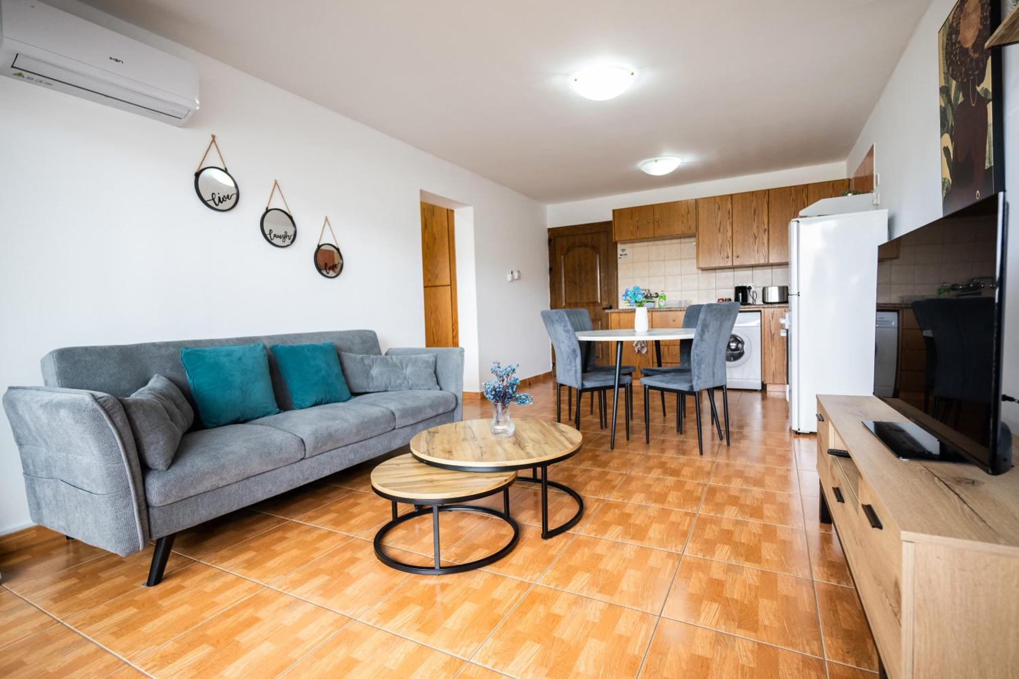 Napa Centrale Suites Agia Napa Buitenkant foto