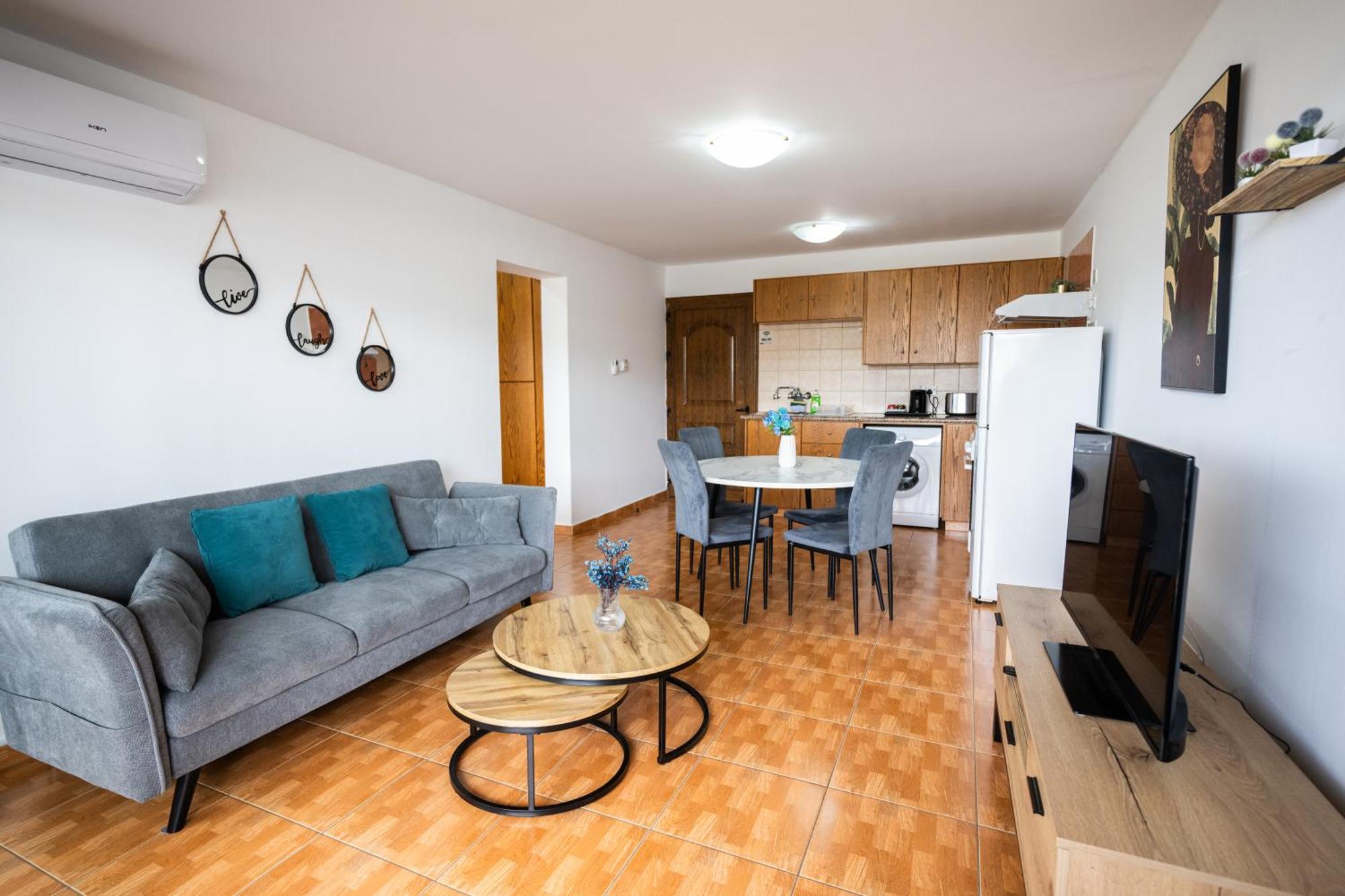 Napa Centrale Suites Agia Napa Buitenkant foto